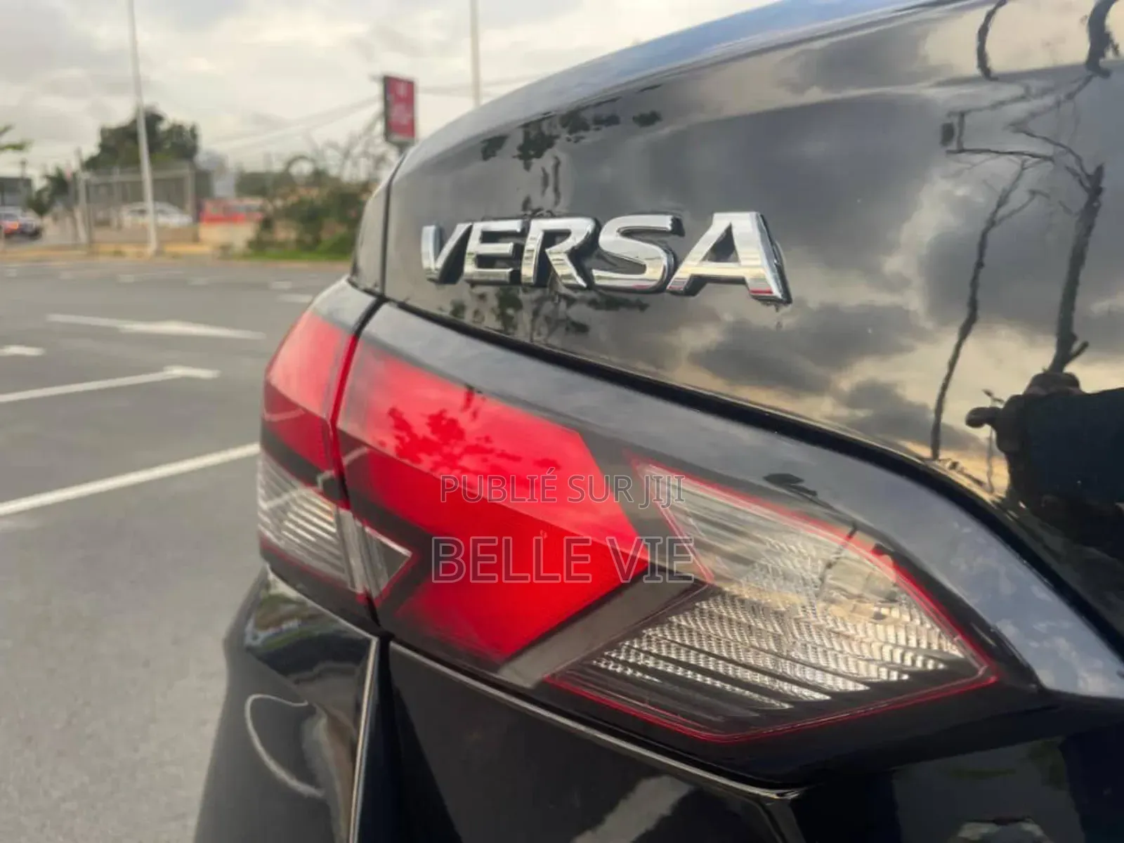 Nissan Versa 2022 Black