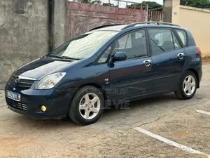 Toyota Verso 2009 Bleu