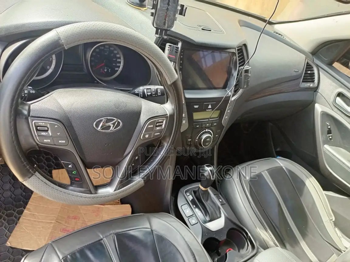 Hyundai Santa Fe 2015 Black