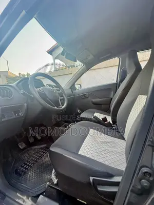 Suzuki Alto 2025 Gris