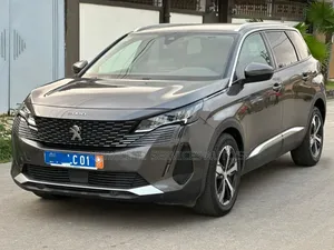 Peugeot 5008 2022 Gris