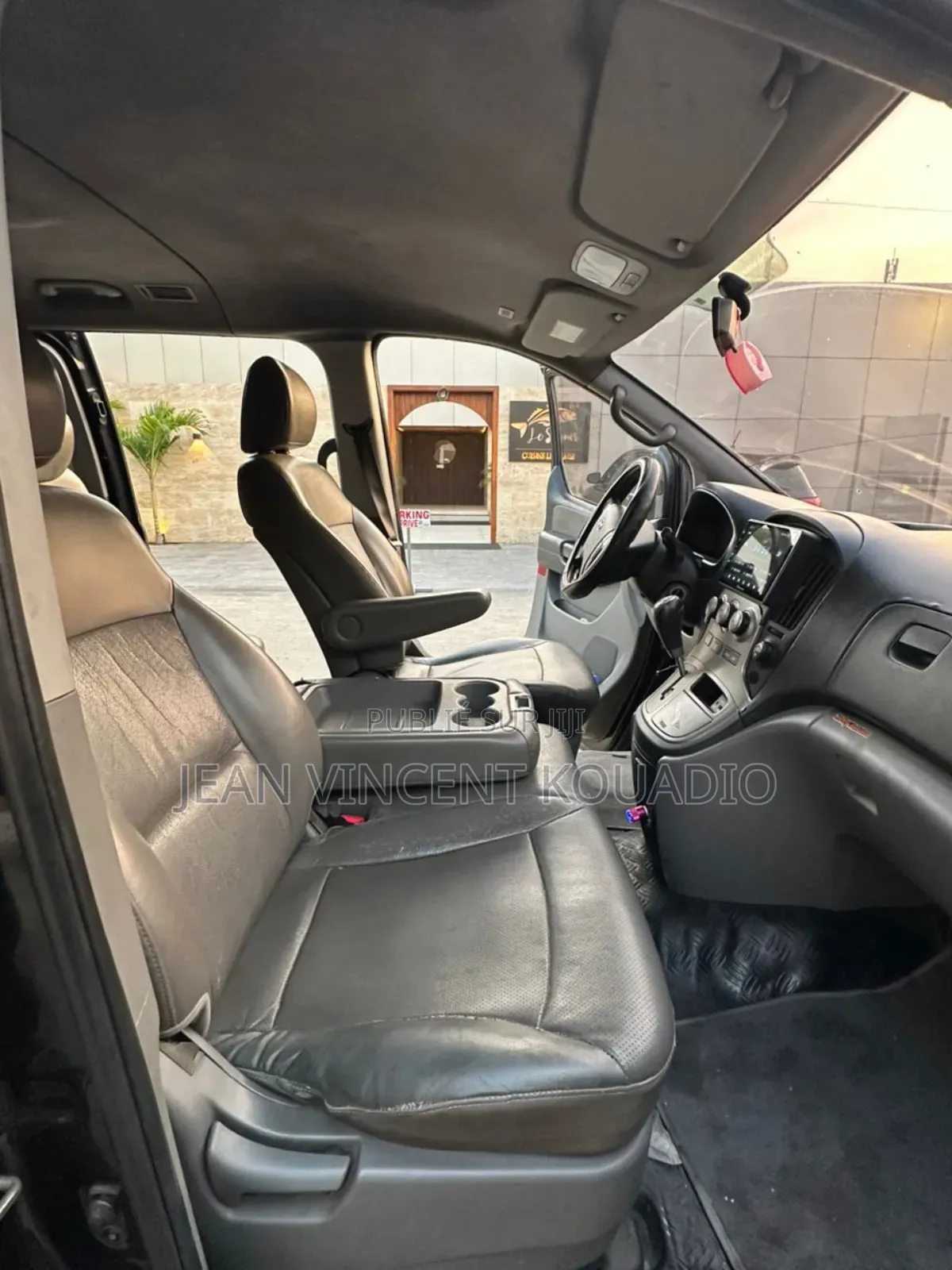 Hyundai Starex 2015 Black