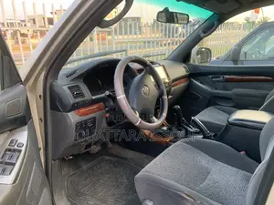 Toyota Land Cruiser Prado 2.7 i 2010 Gris