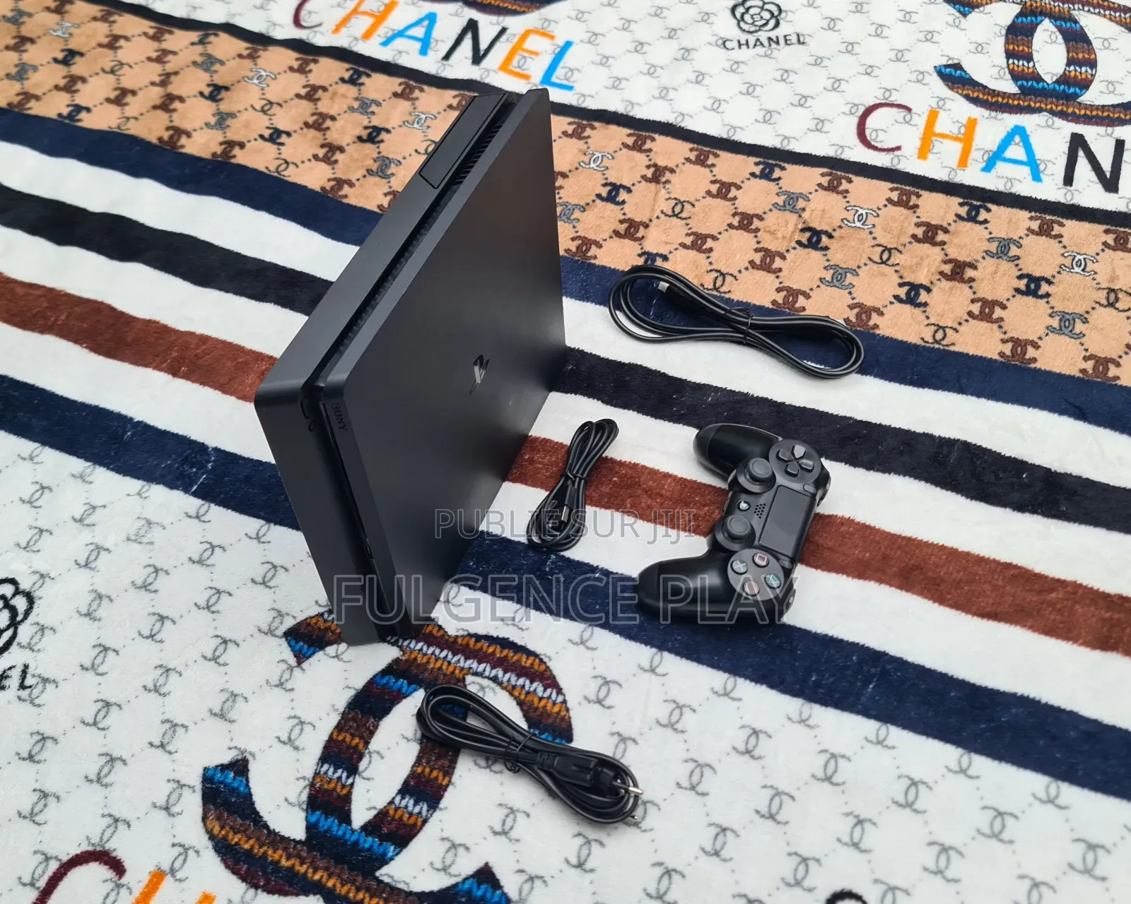 Ps4 Slim Non Craquée, Vendu Avec Un Cd De Ton Choix Garantie De 3 Mois