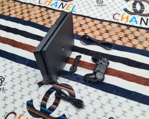 Ps4 Slim Non Craquée, Vendu Avec Un Cd De Ton Choix Garantie De 3 Mois