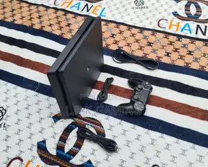 Ps4 Slim Non Craquée, Vendu Avec Un Cd De Ton Choix Garantie De 3 Mois