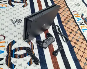 Ps4 Slim Non Craquée, Vendu Avec Un Cd De Ton Choix Garantie De 3 Mois
