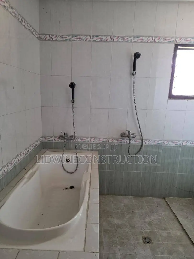 4chbre Villa dans Bingerville à Vendre