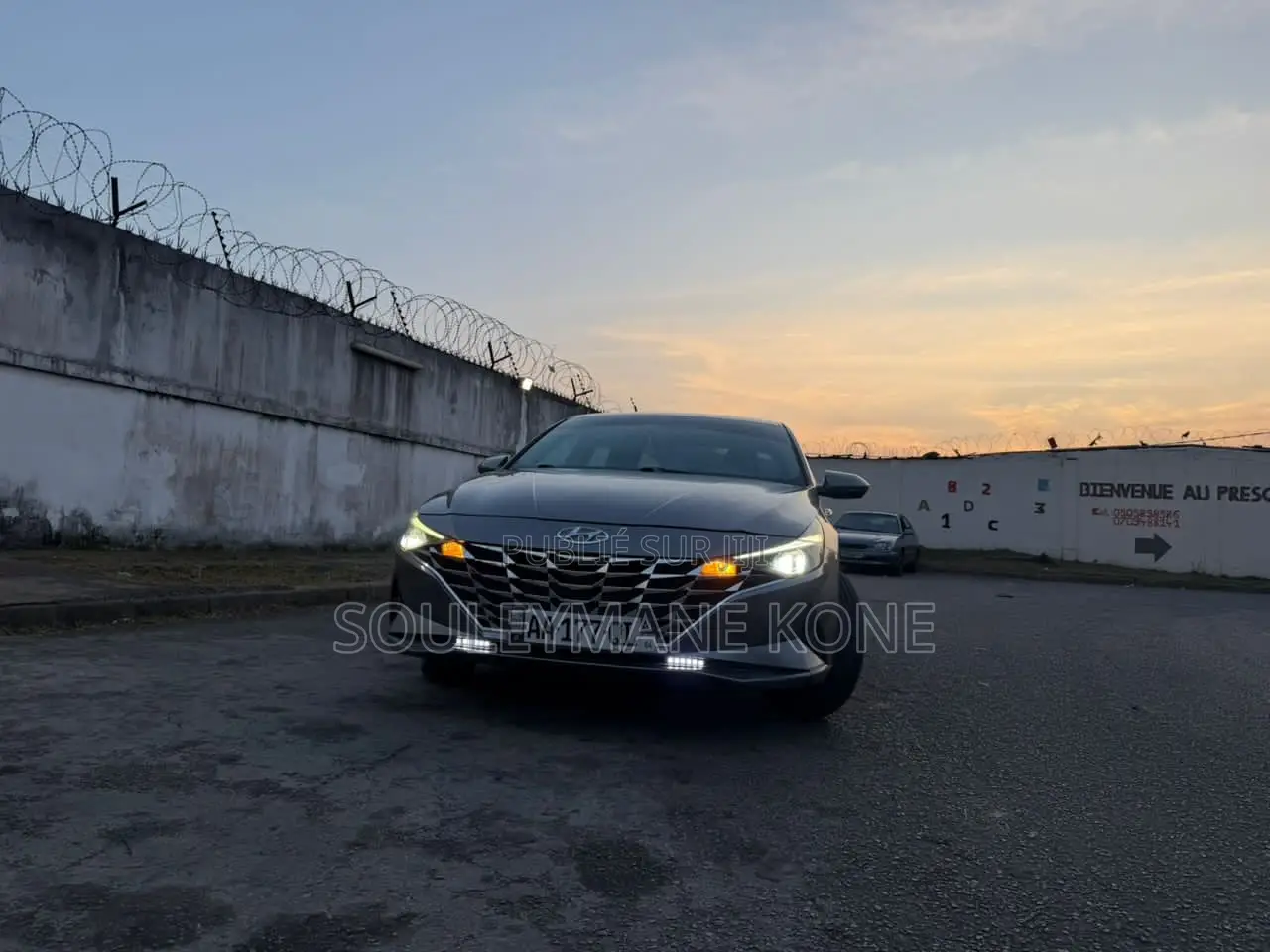 Hyundai Elantra 2022 Gris