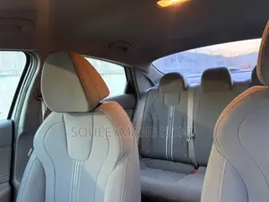 Hyundai Elantra 2022 Gris