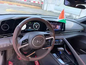 Hyundai Elantra 2022 Gris