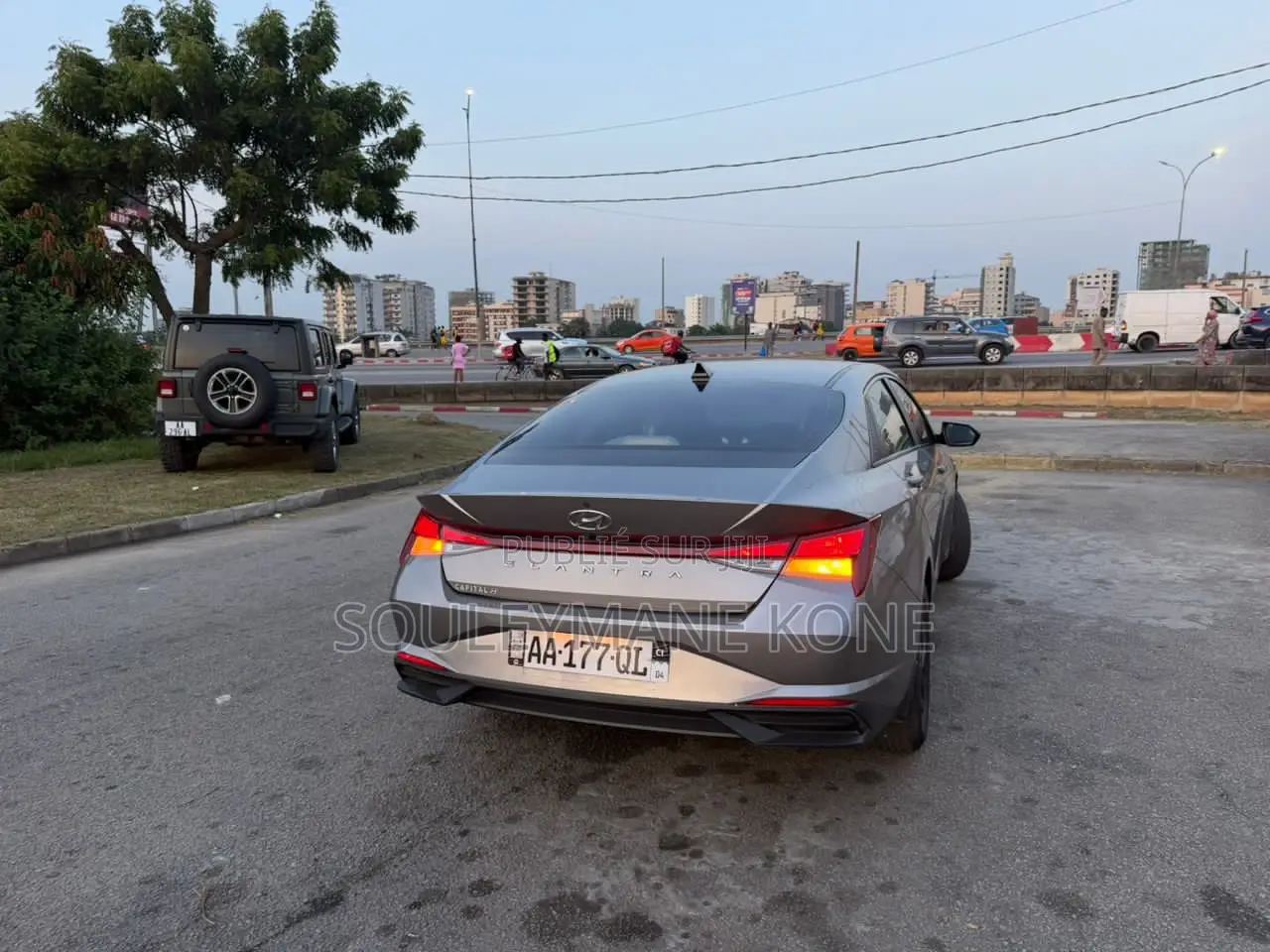 Hyundai Elantra 2022 Gris