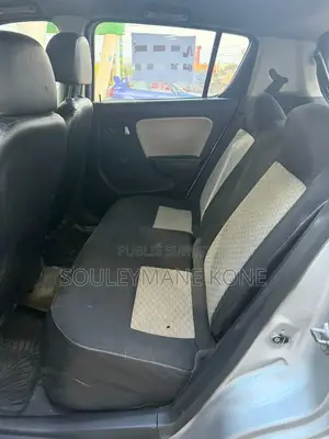 Suzuki Alto 2022 Gris