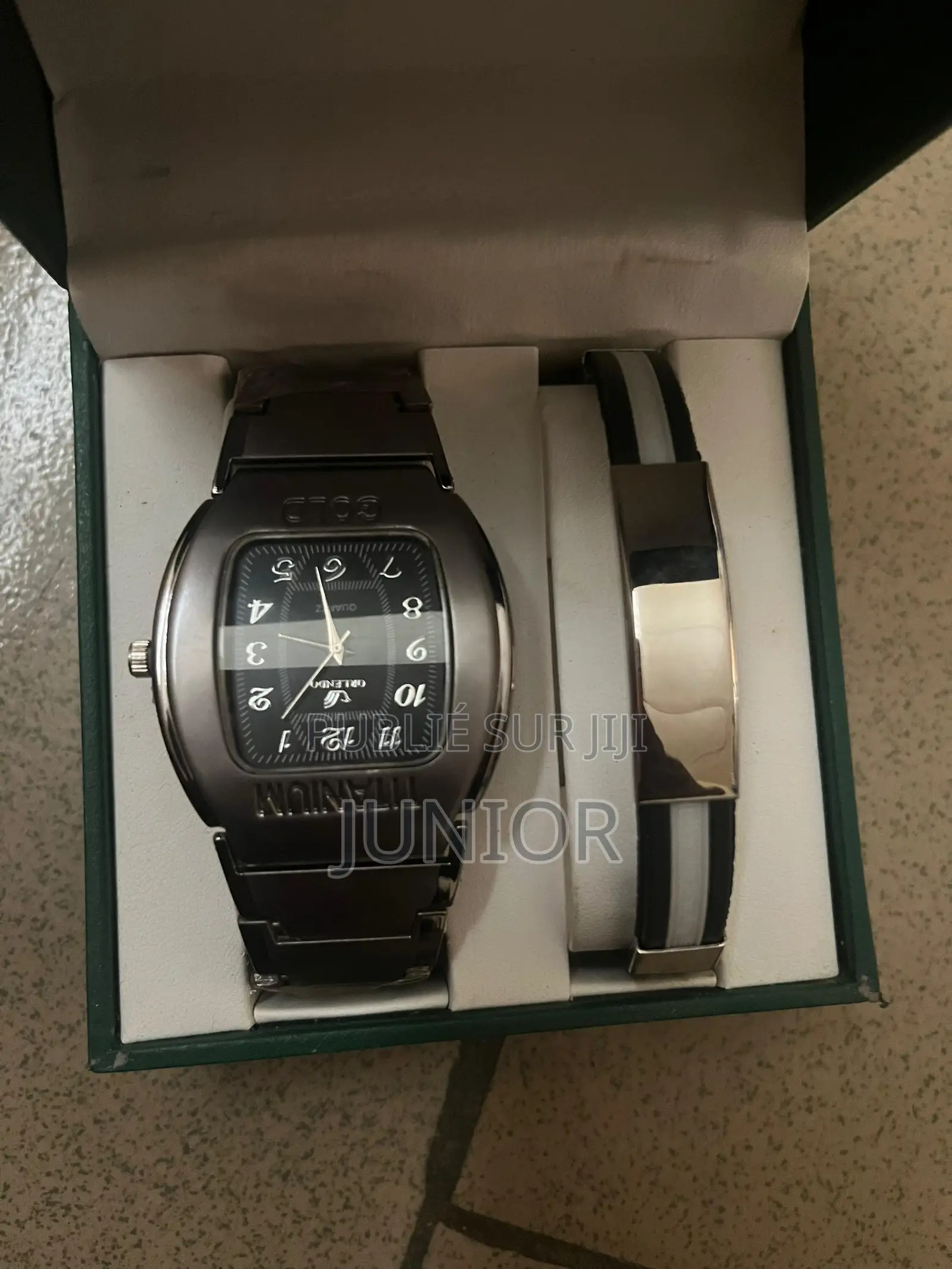 Montre Original Super Propre Encore Nouveau