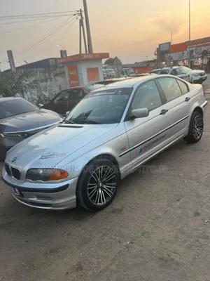 BMW 3 Series 318i RWD 2002 Blanc cassé