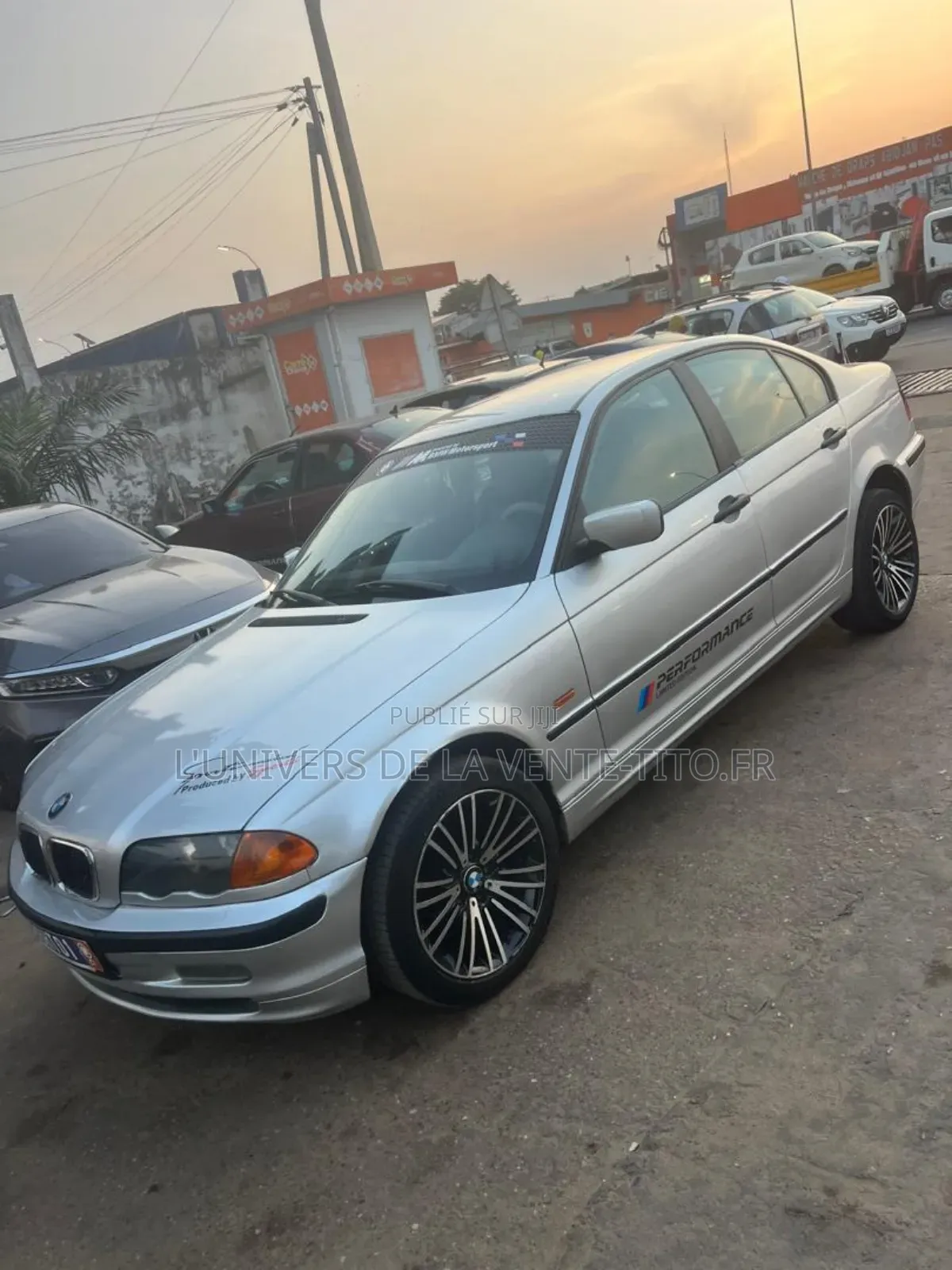 BMW 3 Series 318i RWD 2002 Blanc cassé