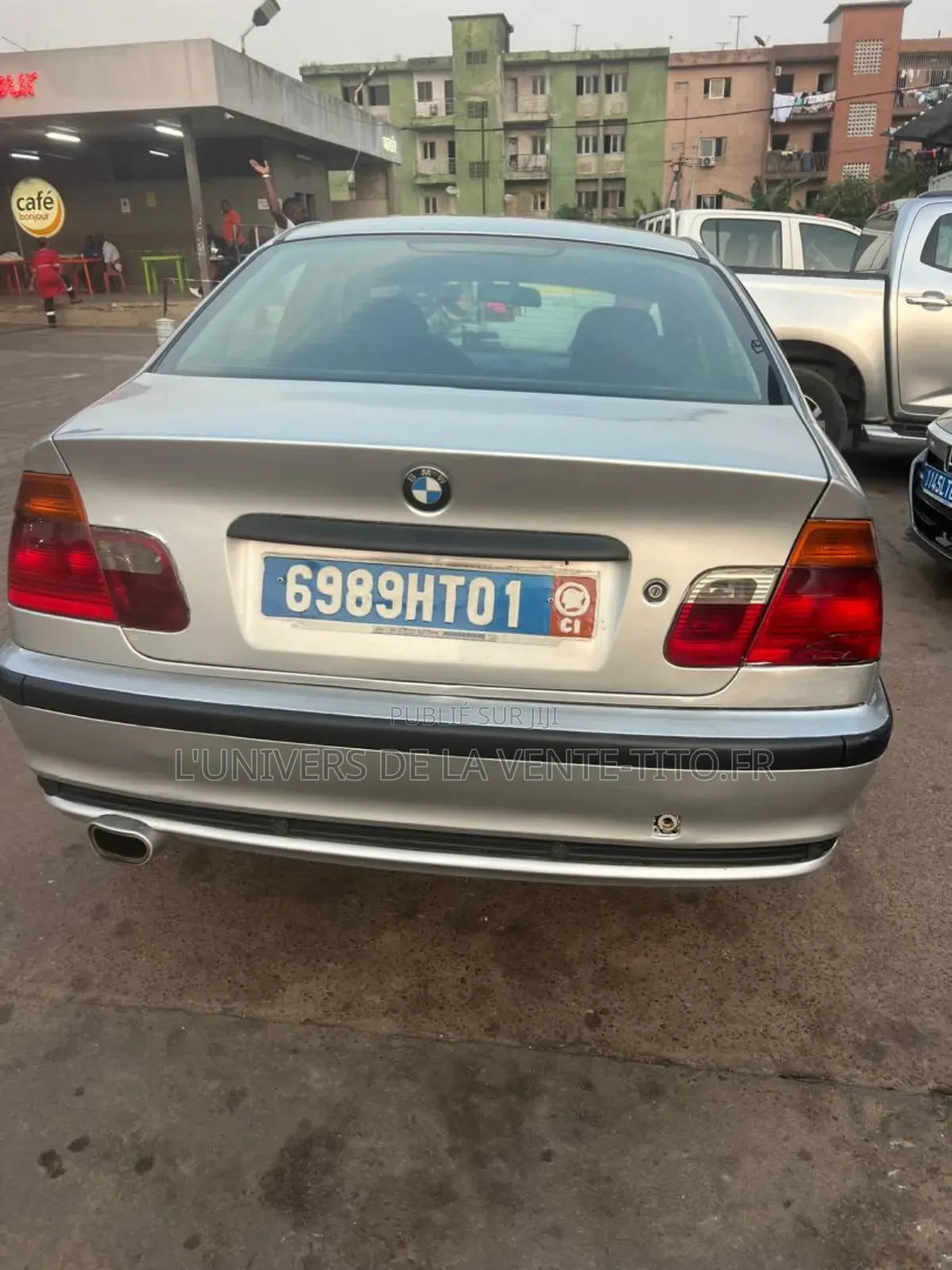 BMW 3 Series 318i RWD 2002 Blanc cassé