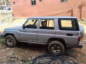 Toyota Land Cruiser 2021 Gris