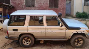 Toyota Land Cruiser 2021 Gris