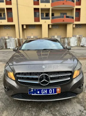 Mercedes-Benz C180 2014 Marron