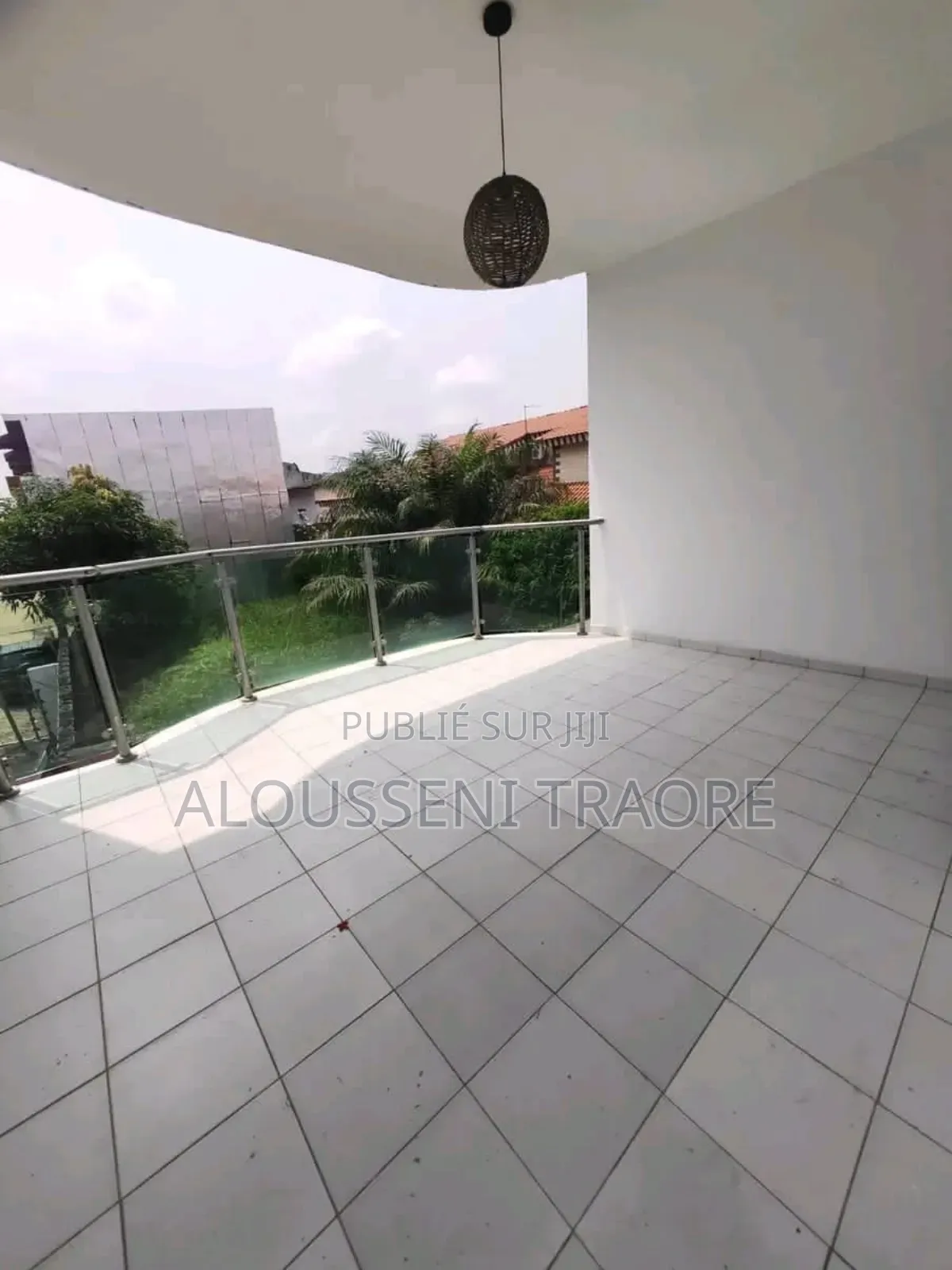 Nous Vendons Un Immeuble De R+2