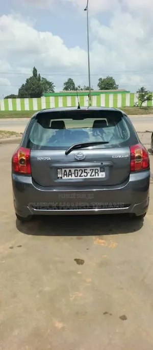 Toyota Corolla 2005 Noir Mat