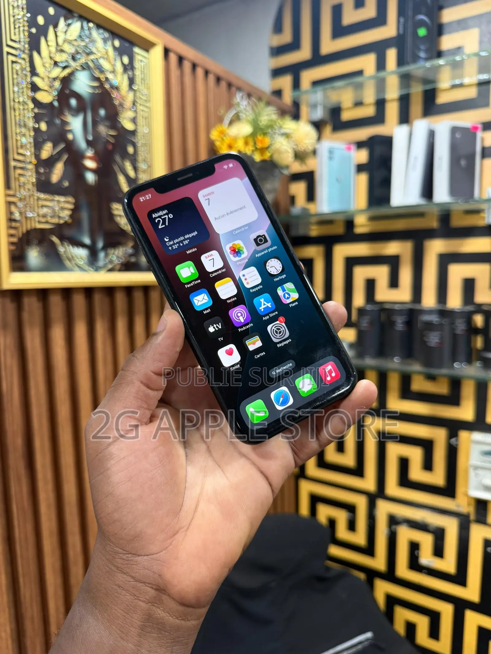 New Apple iPhone XR 64 GB Black