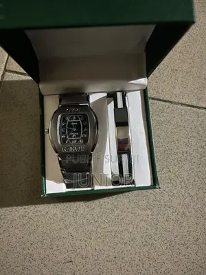 Montre Original Super Propre Encore Nouveau
