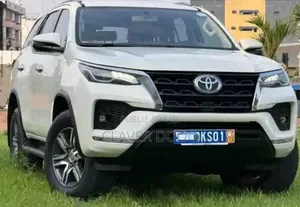 Toyota Fortuner 2021 Blanc