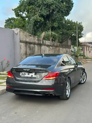 Genesis G70 2021 Gris