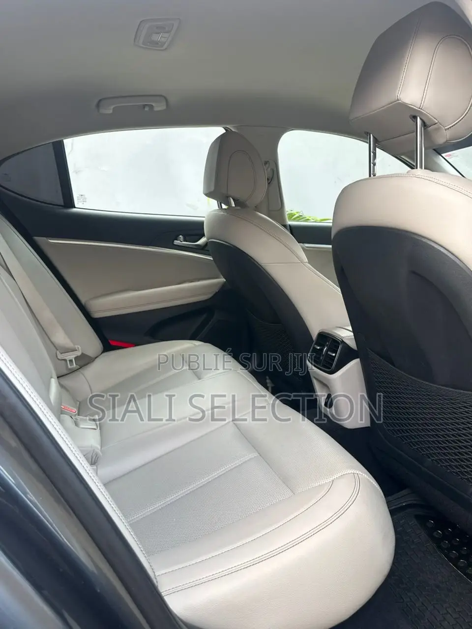 Genesis G70 2021 Gris