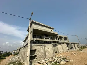 7chbre Duplex dans Elite Immobilier, Grand-Bassam à Vendre