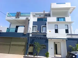 5chbre Villa dans Cocody à Vendre