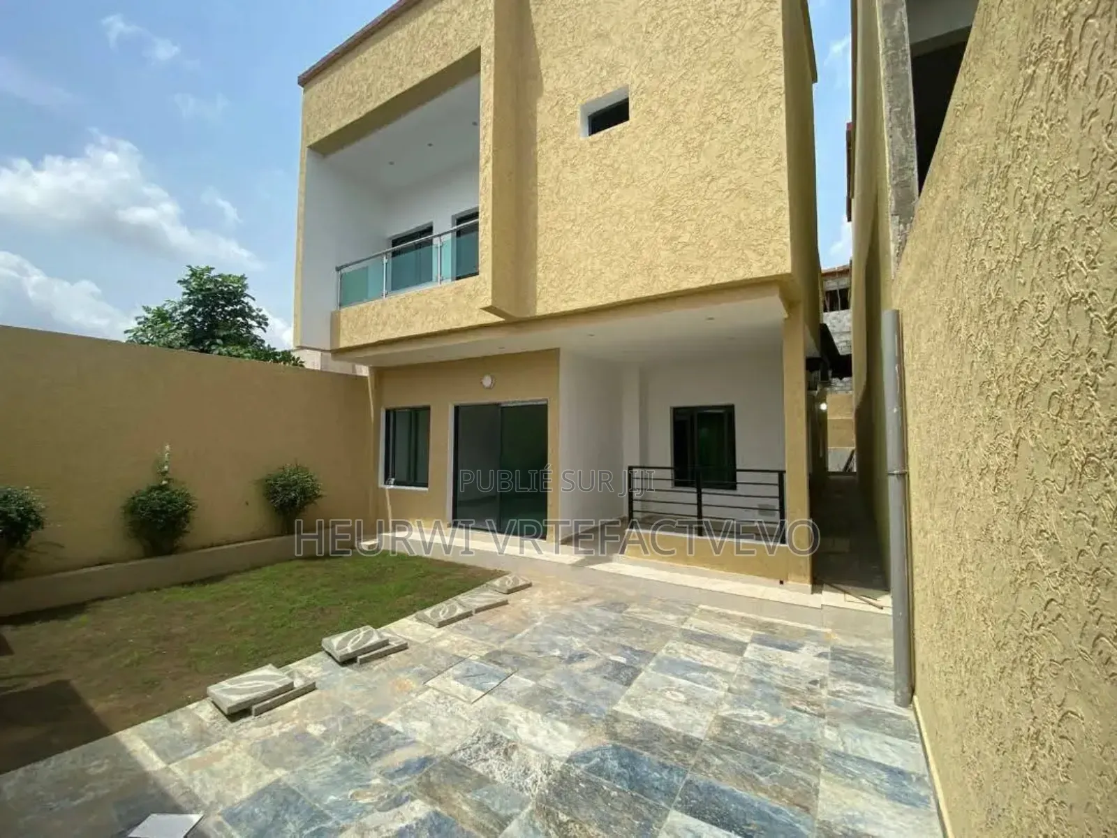 5chbre Duplex dans Palais De Justice, Bingerville à Vendre