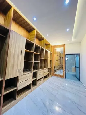 5chbre Duplex dans Palais De Justice, Bingerville à Vendre