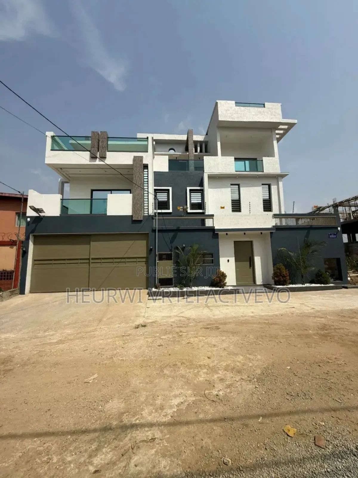 8chbre Duplex dans Abatta, Cocody à Vendre