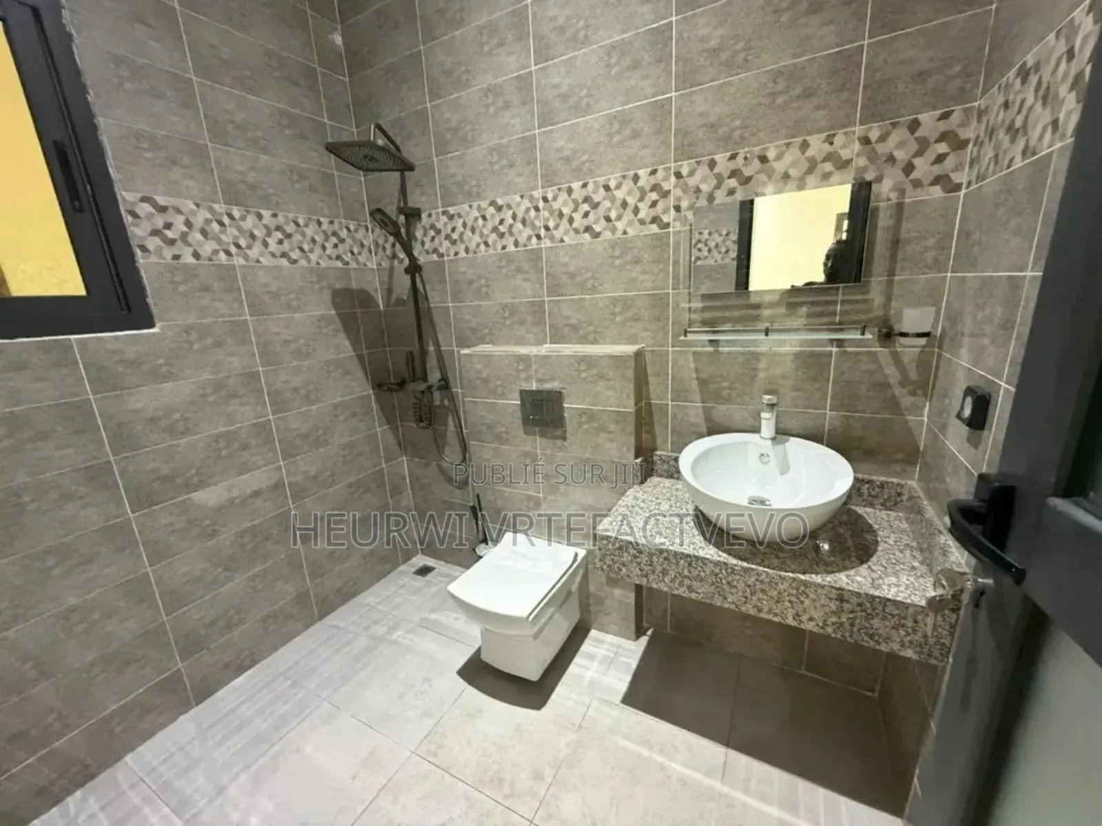 8chbre Duplex dans Abatta, Cocody à Vendre