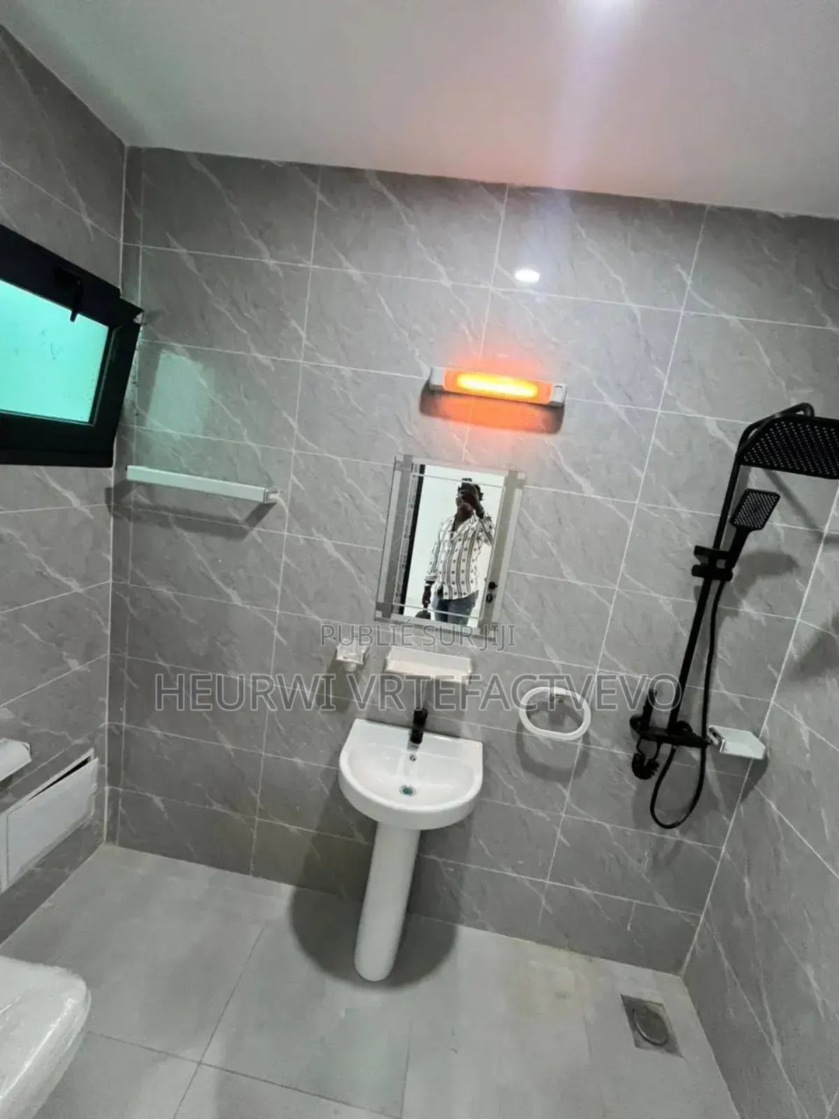 4chbre Duplex dans Bingerville à Vendre