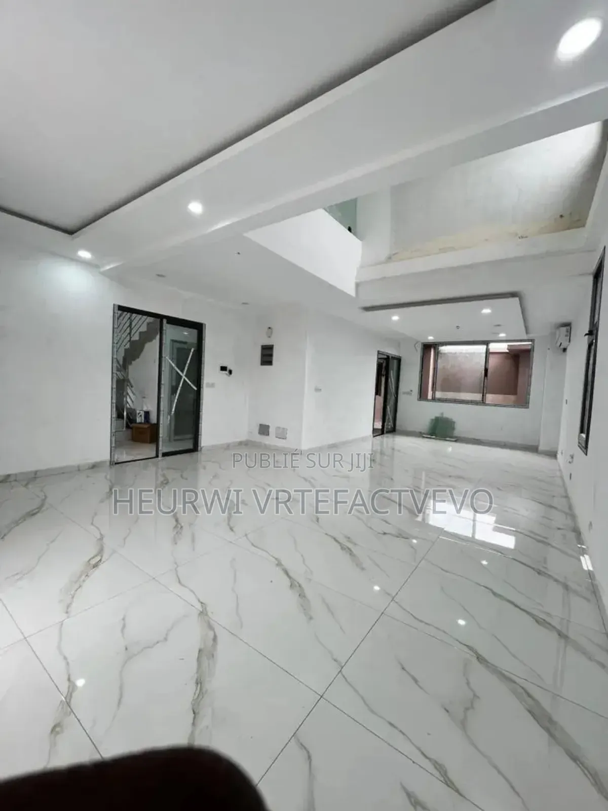 4chbre Duplex dans Bingerville à Vendre