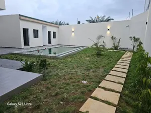 6chbre Duplex dans Abatta Résidence, Cocody à Vendre