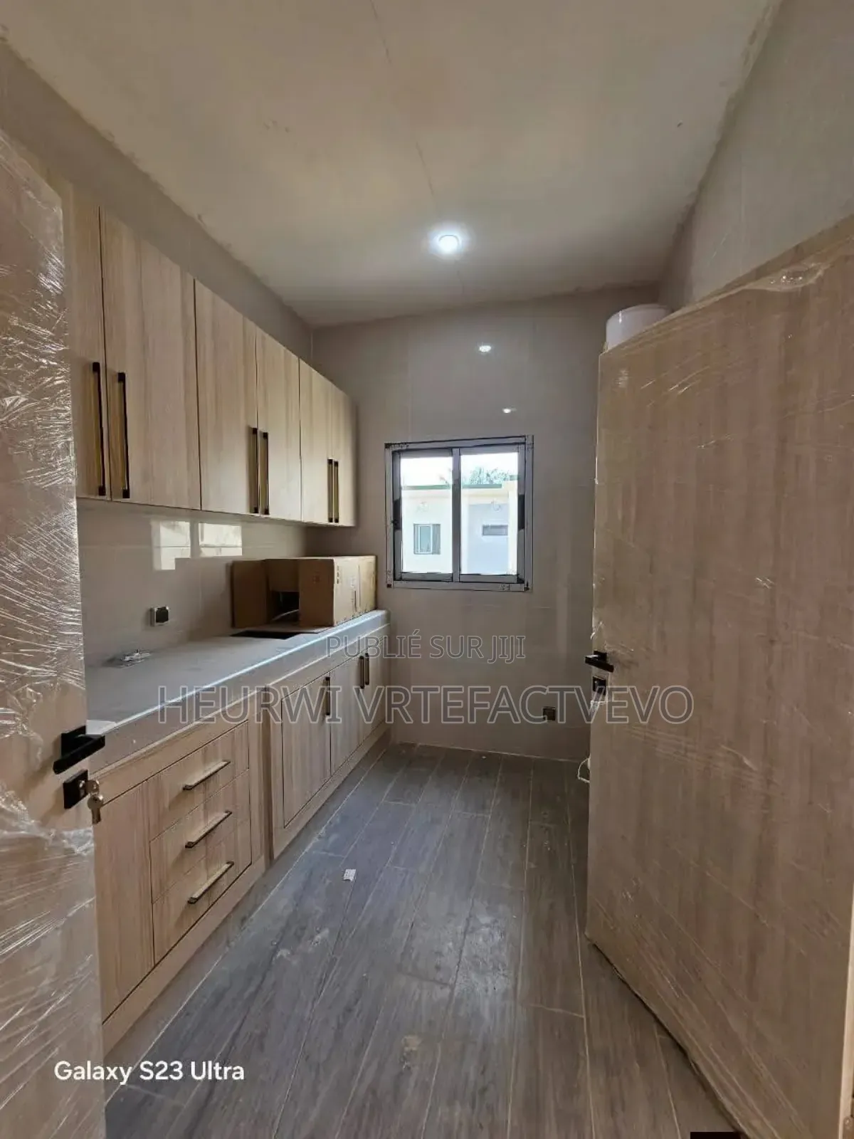 6chbre Duplex dans Abatta Résidence, Cocody à Vendre