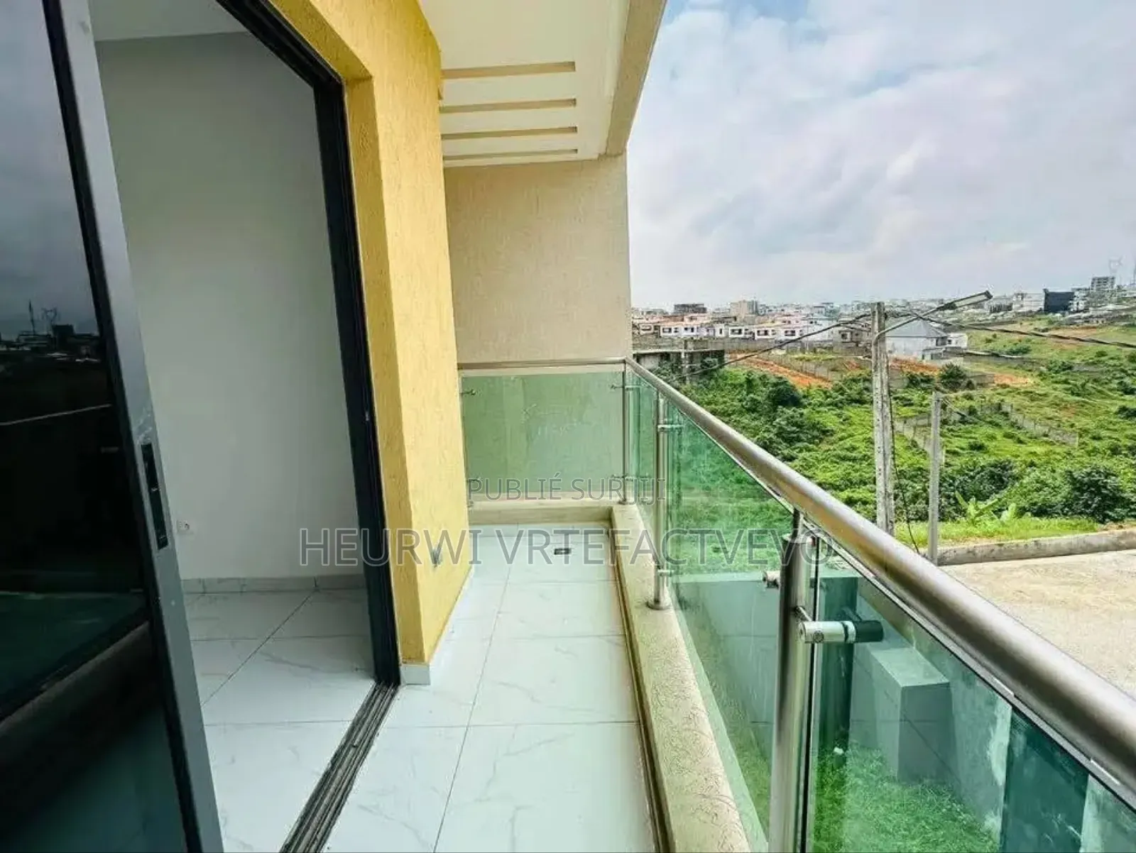 5chbre Duplex dans Angré Djorobite 1, Cocody à Vendre