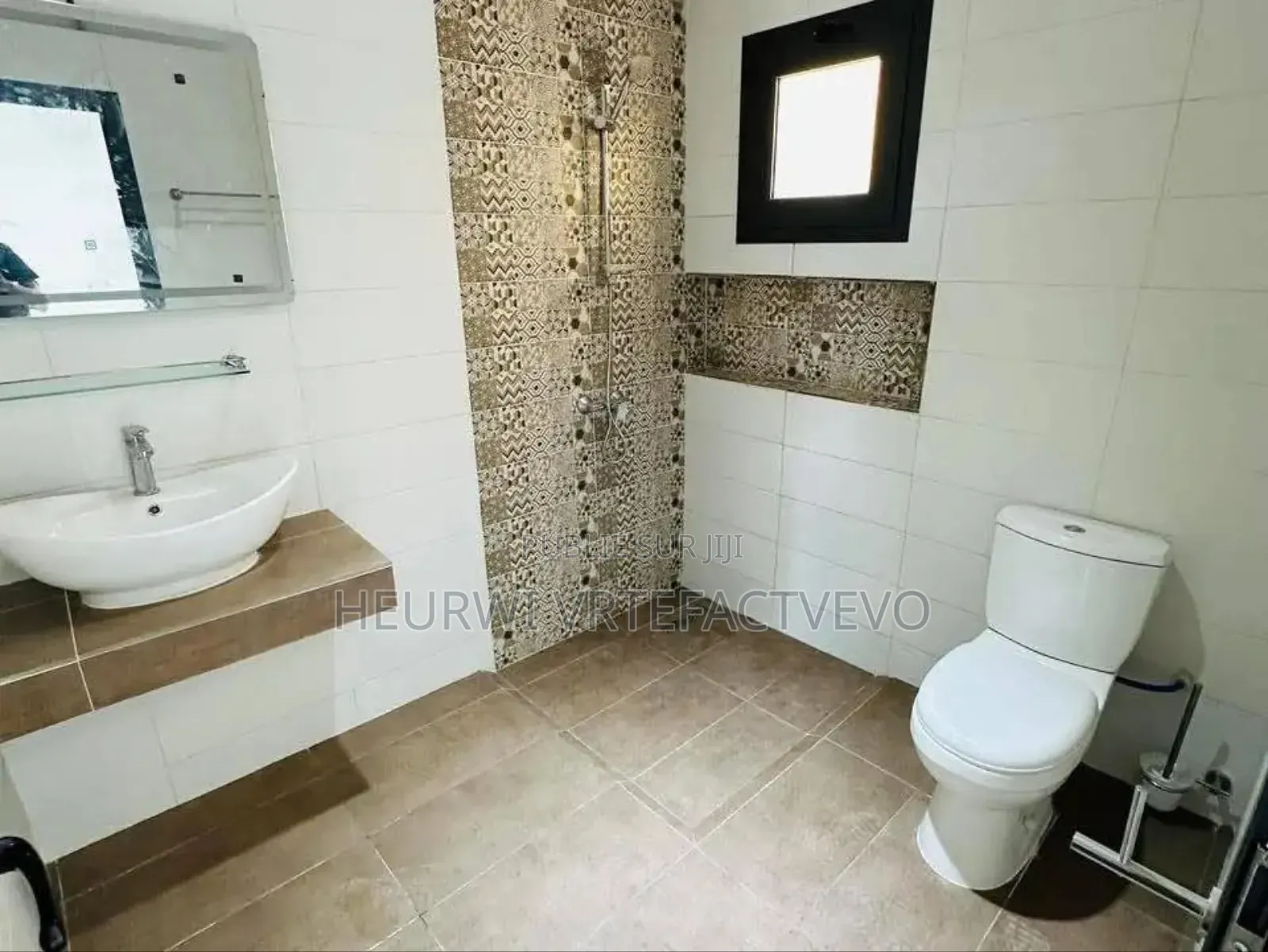 5chbre Duplex dans Angré Djorobite 1, Cocody à Vendre