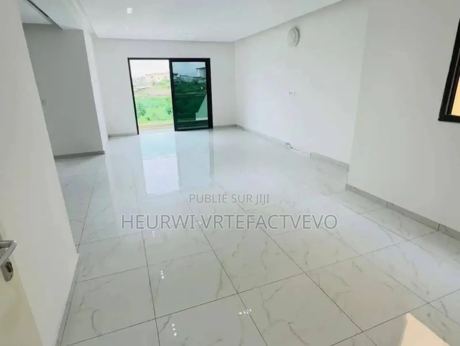 5chbre Duplex dans Angré Djorobite 1, Cocody à Vendre