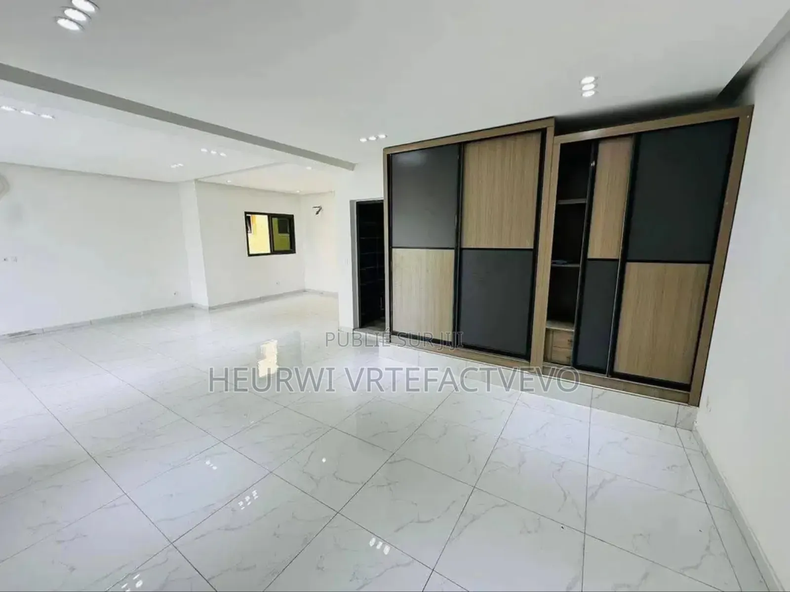 5chbre Duplex dans Angré Djorobite 1, Cocody à Vendre