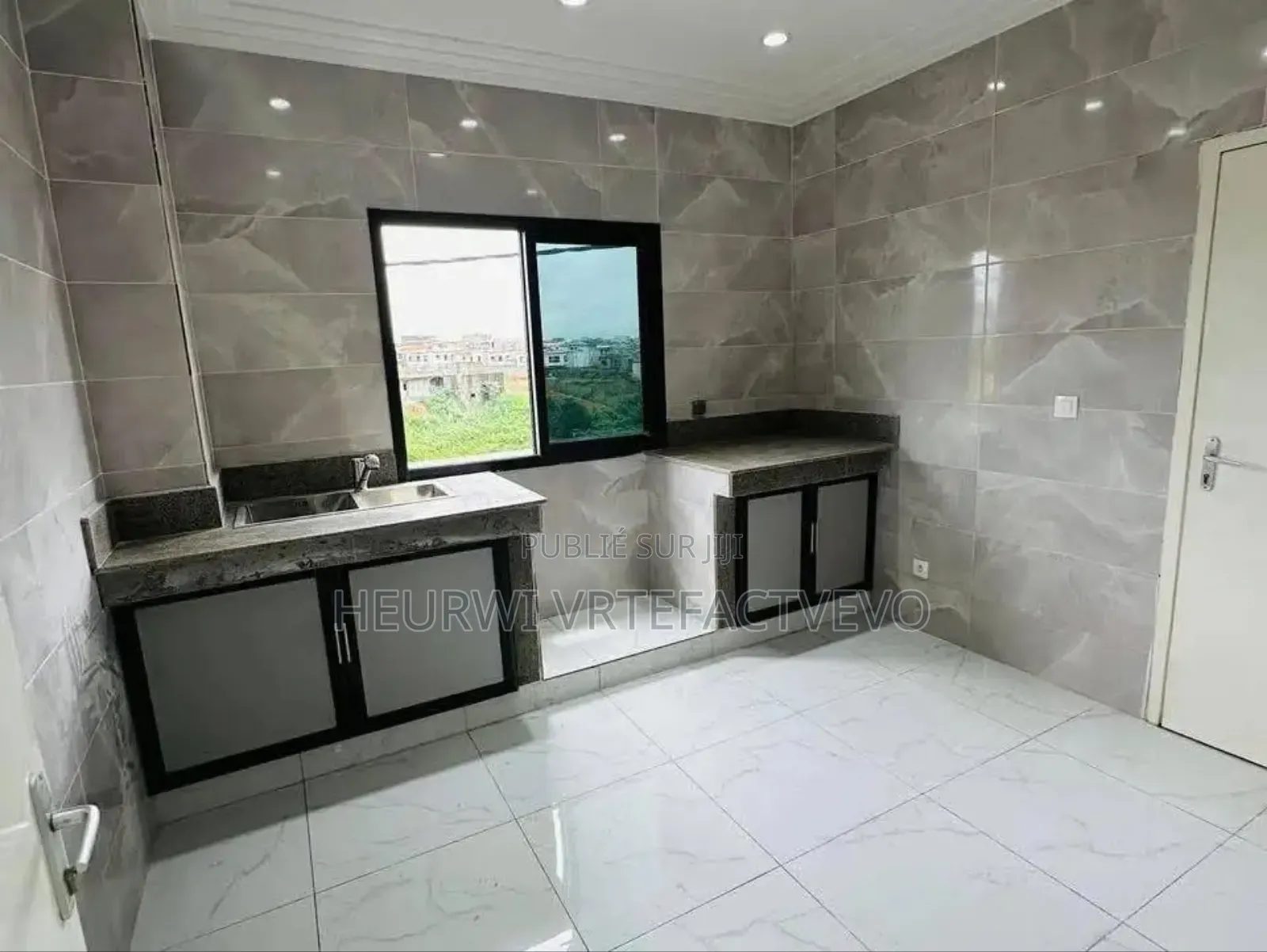 5chbre Duplex dans Angré Djorobite 1, Cocody à Vendre