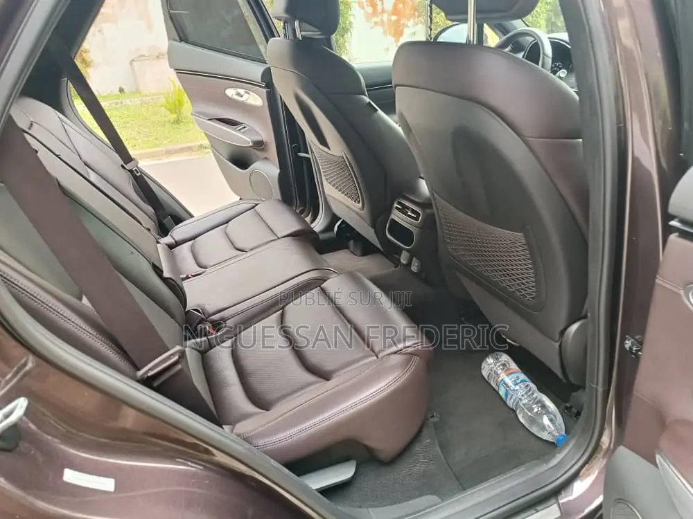 Hyundai Genesis 2016 Marron