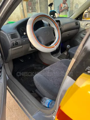 Toyota Corolla 2004 Jaune