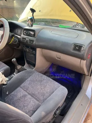 Toyota Corolla 2004 Jaune