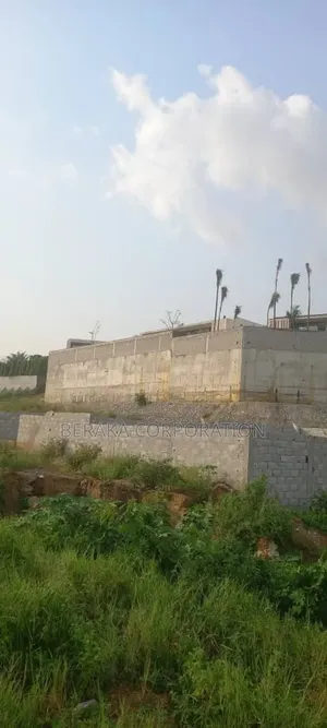 Cocody 2 Plateaux Aménagement Et Construction. -Parcelle 16ha.